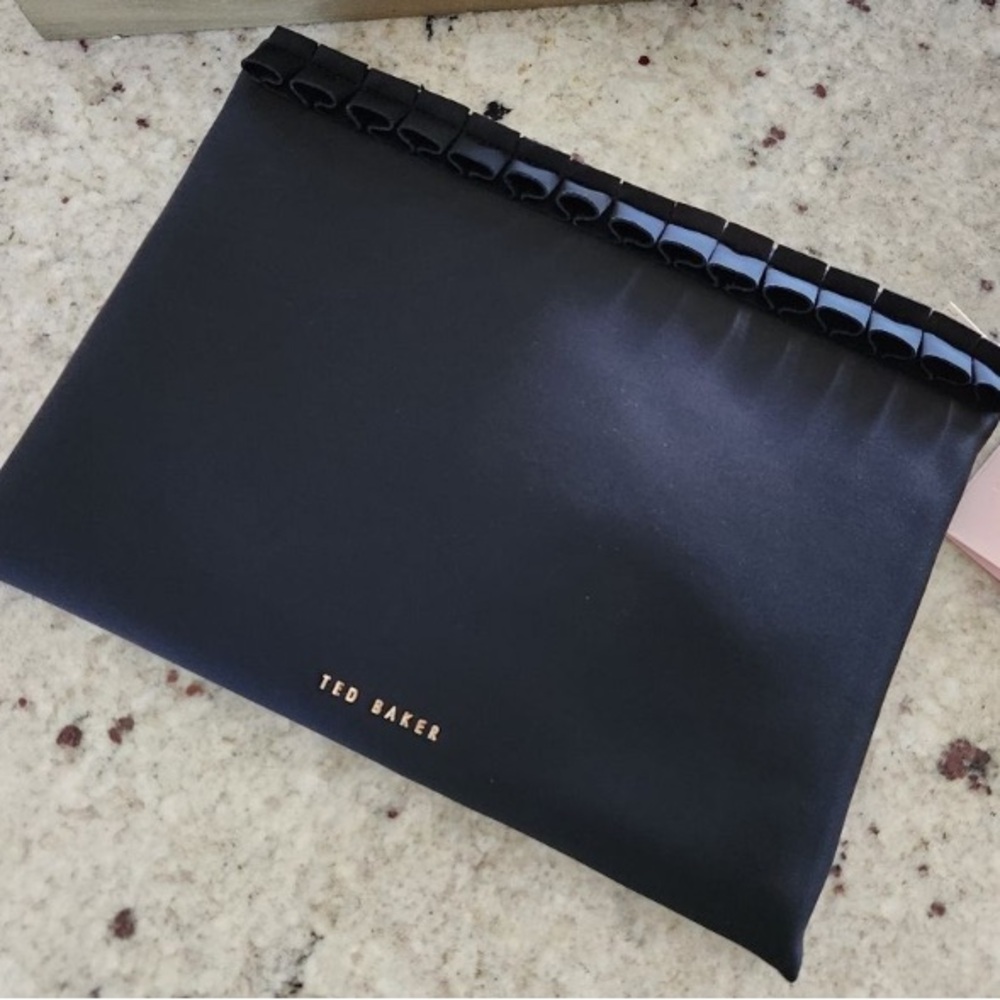 Ted Baker Black Ruffle Extra Large Zipper Tote Laptop/ Cosmetic Pouch NEW - Picture 11 of 12